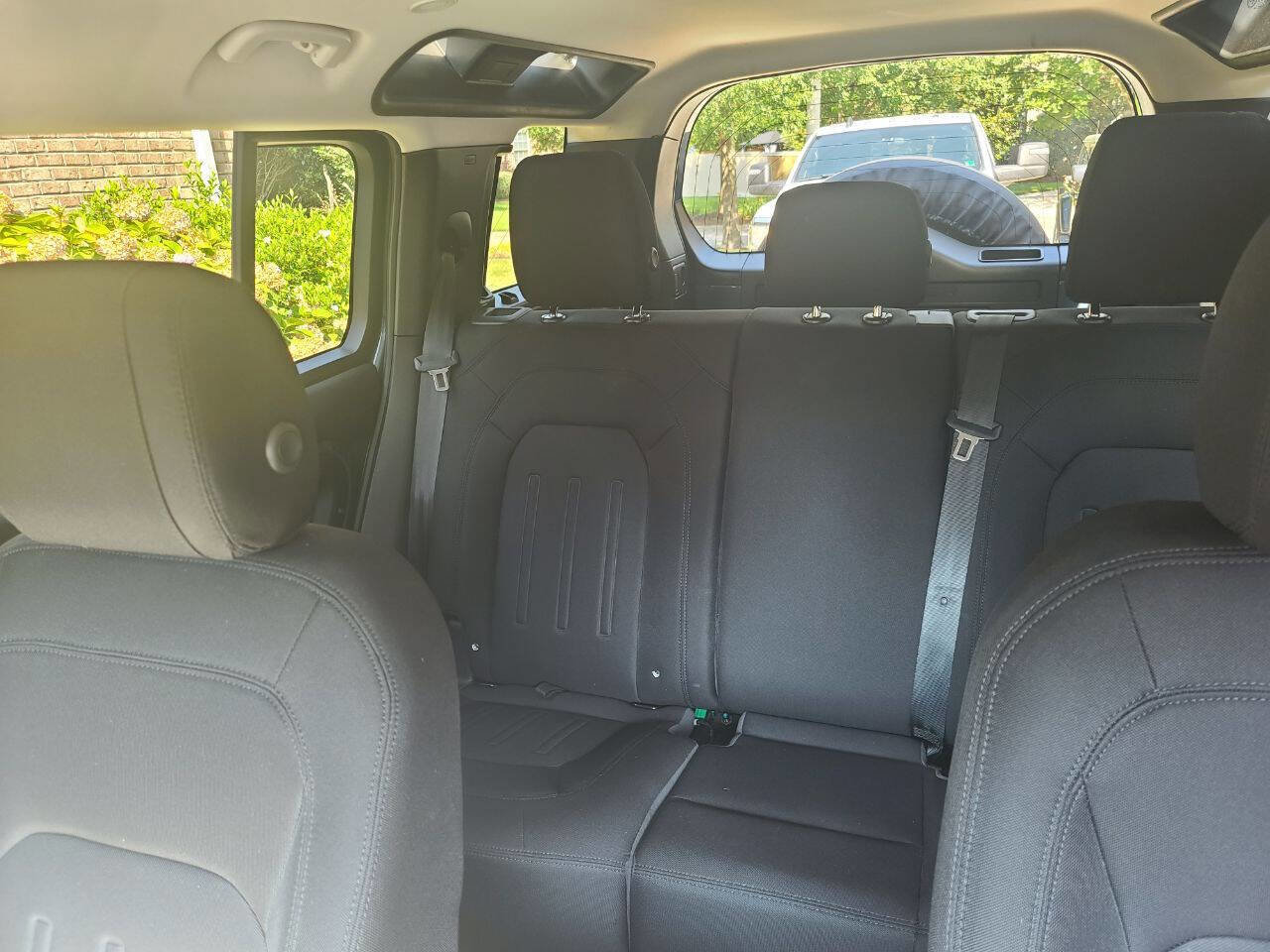 Used 2020 Land Rover Defender 110 image 23