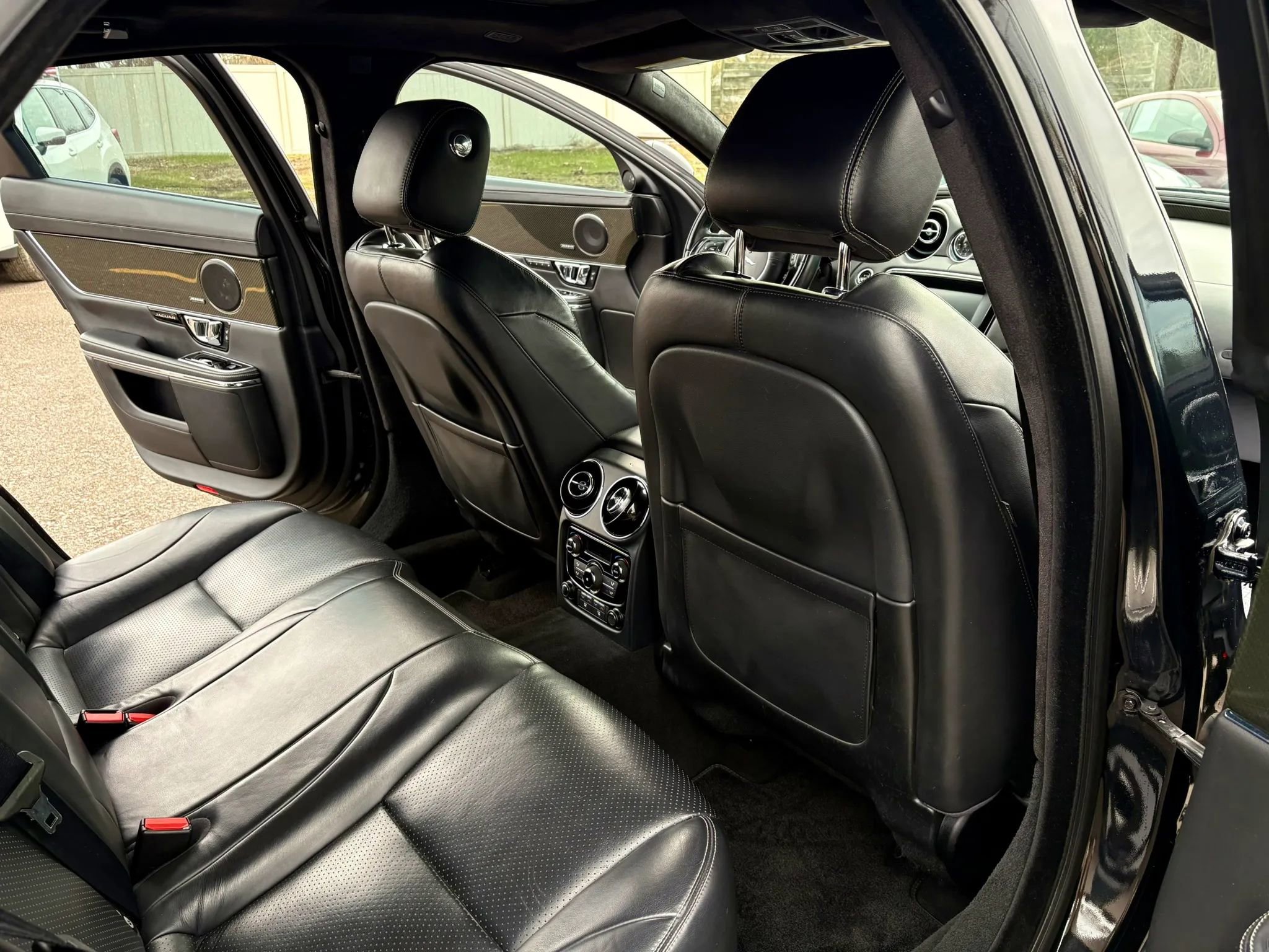 Used 2015 Jaguar XJ Supercharged image 24