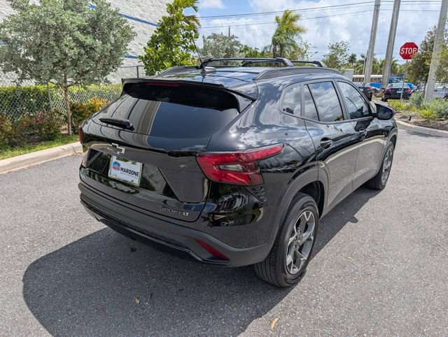 Certified 2025 Chevrolet Trax LT w/ Driver Confidence Package image 13