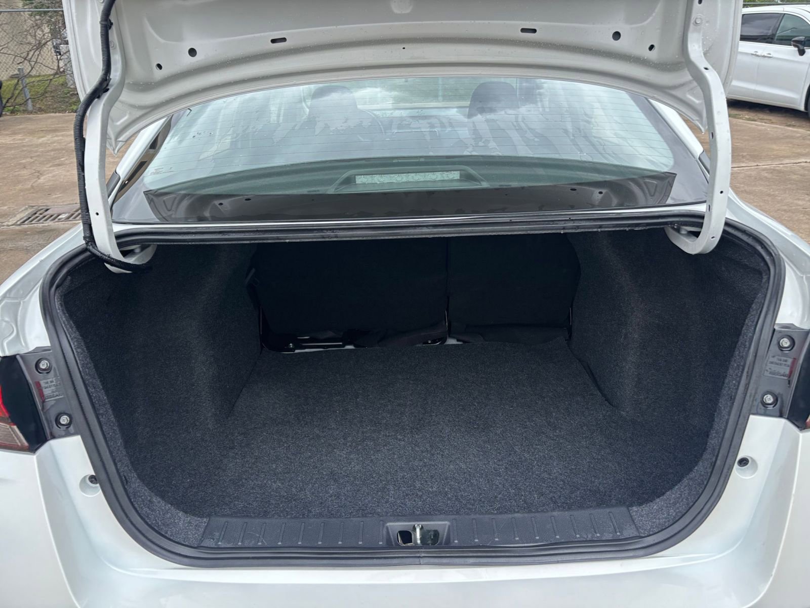 Used 2025 Nissan Versa SV image 29