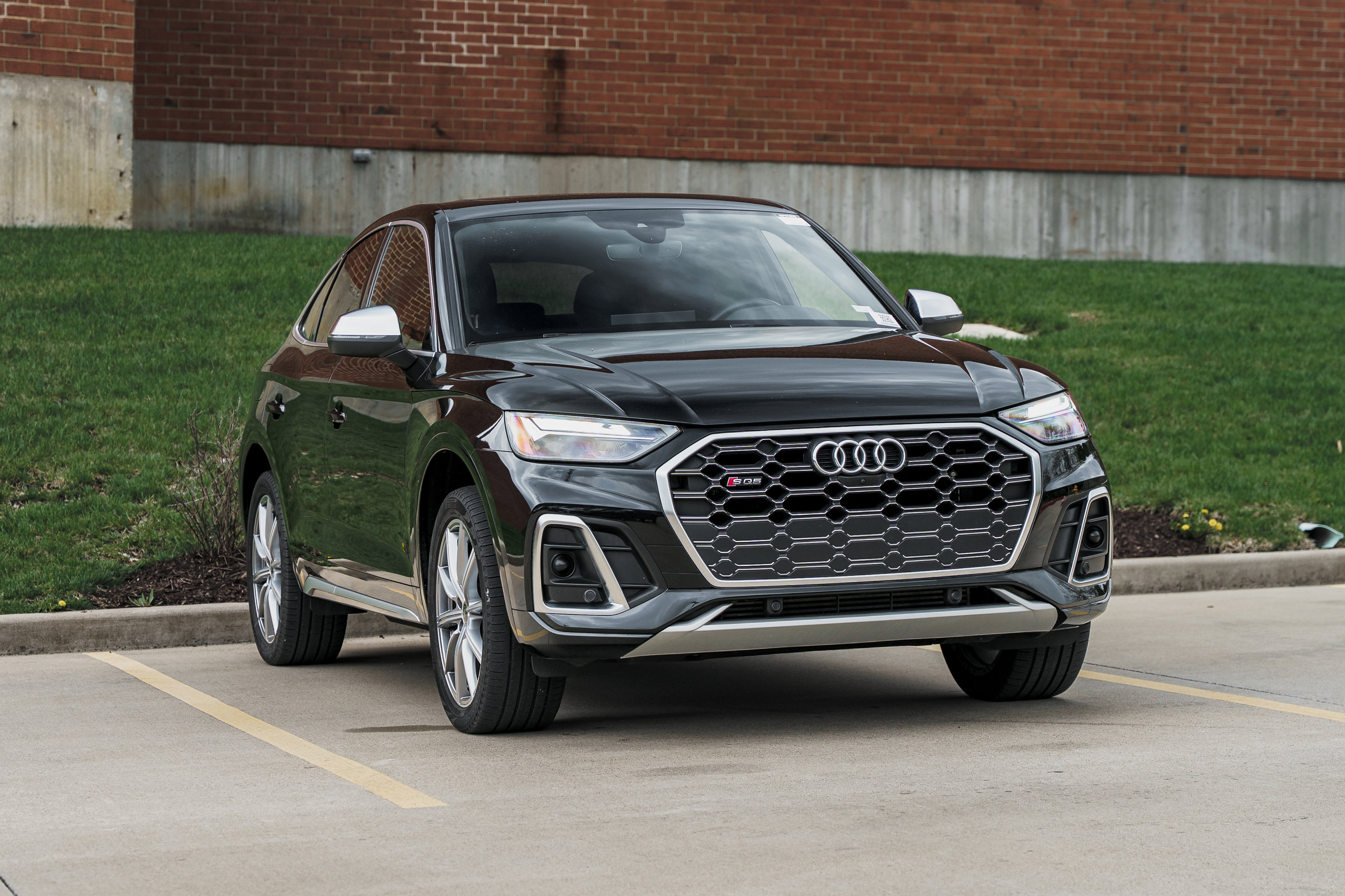 Certified 2025 Audi SQ5 Premium Plus w/ Premium Plus Package AWD/4WD image 2