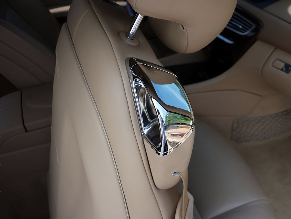 Used 2011 Mercedes-Benz CL 550 4MATIC image 11