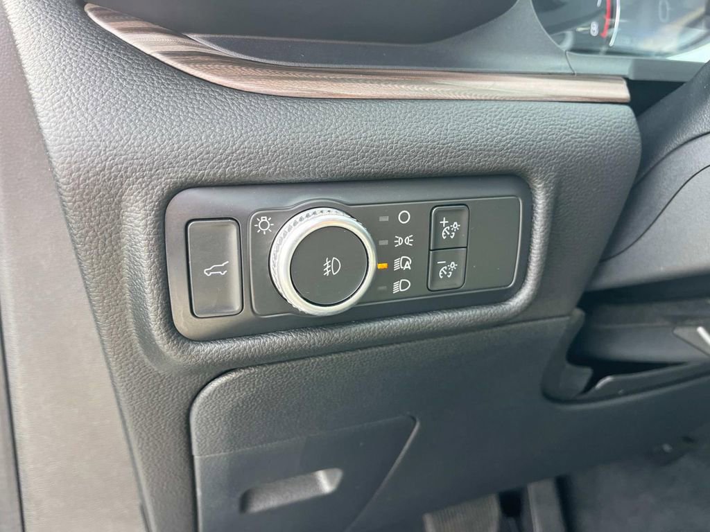 Used 2022 Ford Explorer Limited image 15