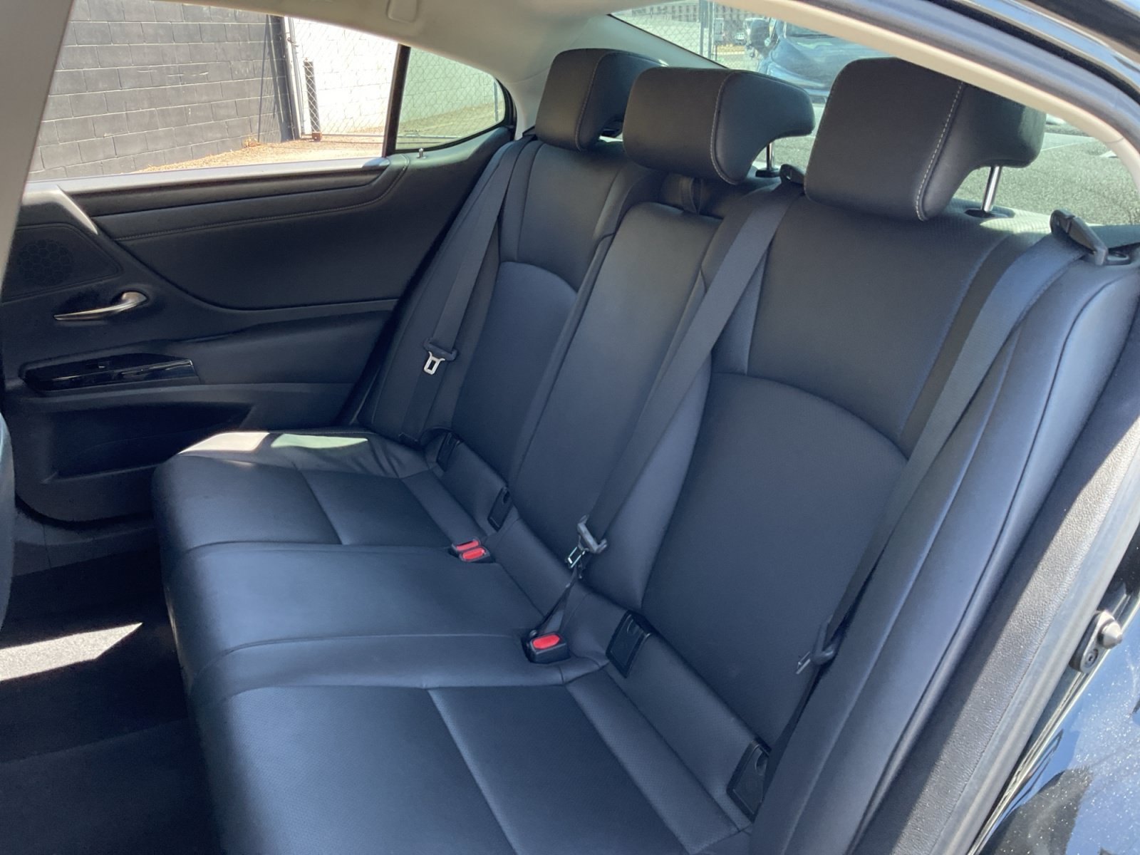Used 2024 Lexus ES 300h w/ Premium Package FWD image 19