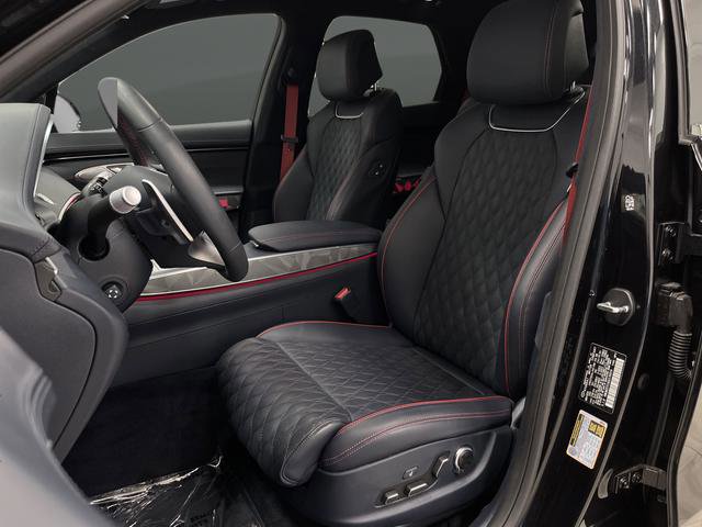 Used 2025 Genesis GV70 3.5T Sport w/ Sport Advanced Package image 4