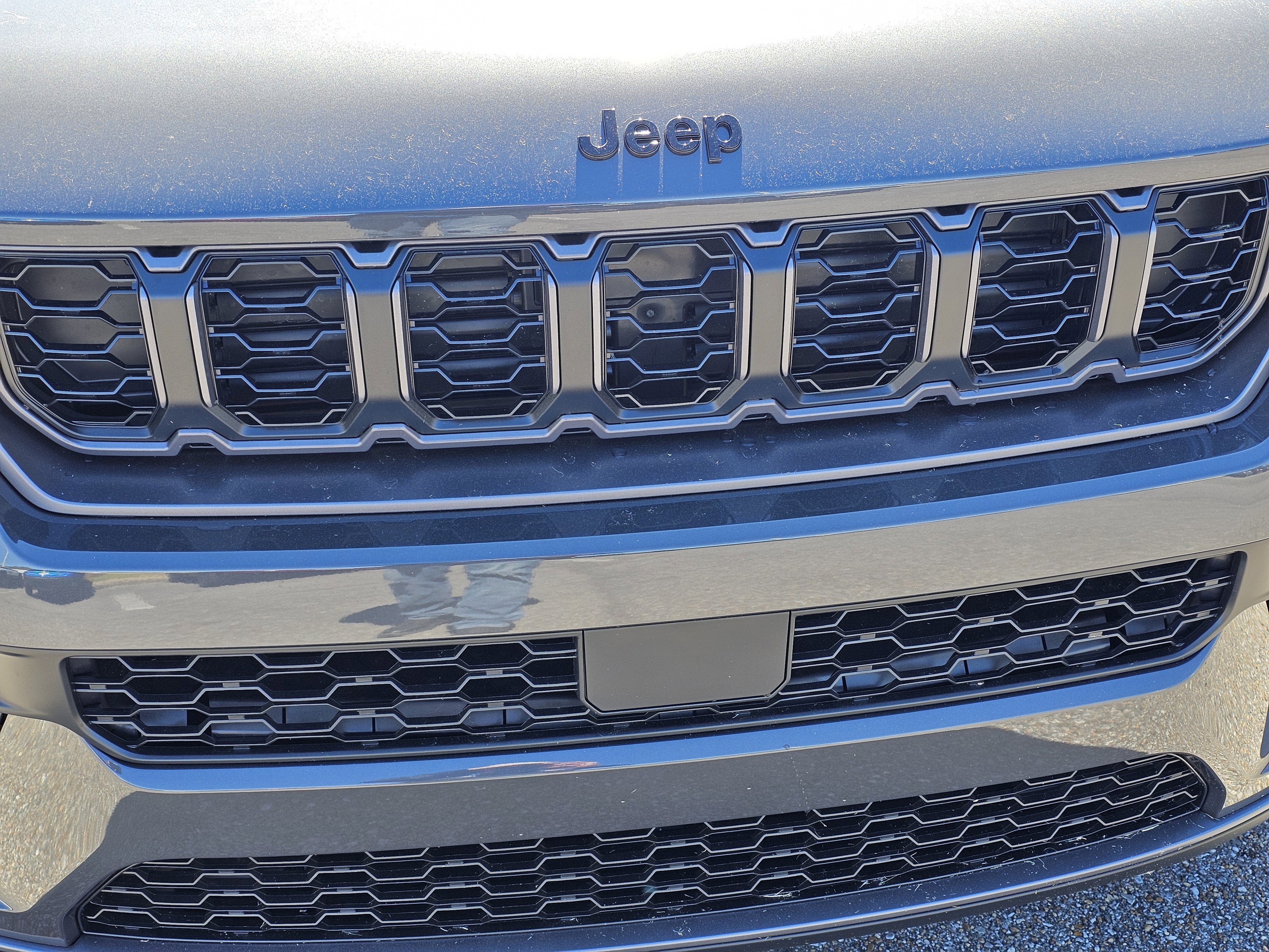 New 2026 Jeep Grand Cherokee Altitude image 3