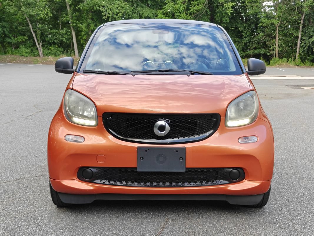 Used 2016 smart fortwo pure RWD image 9