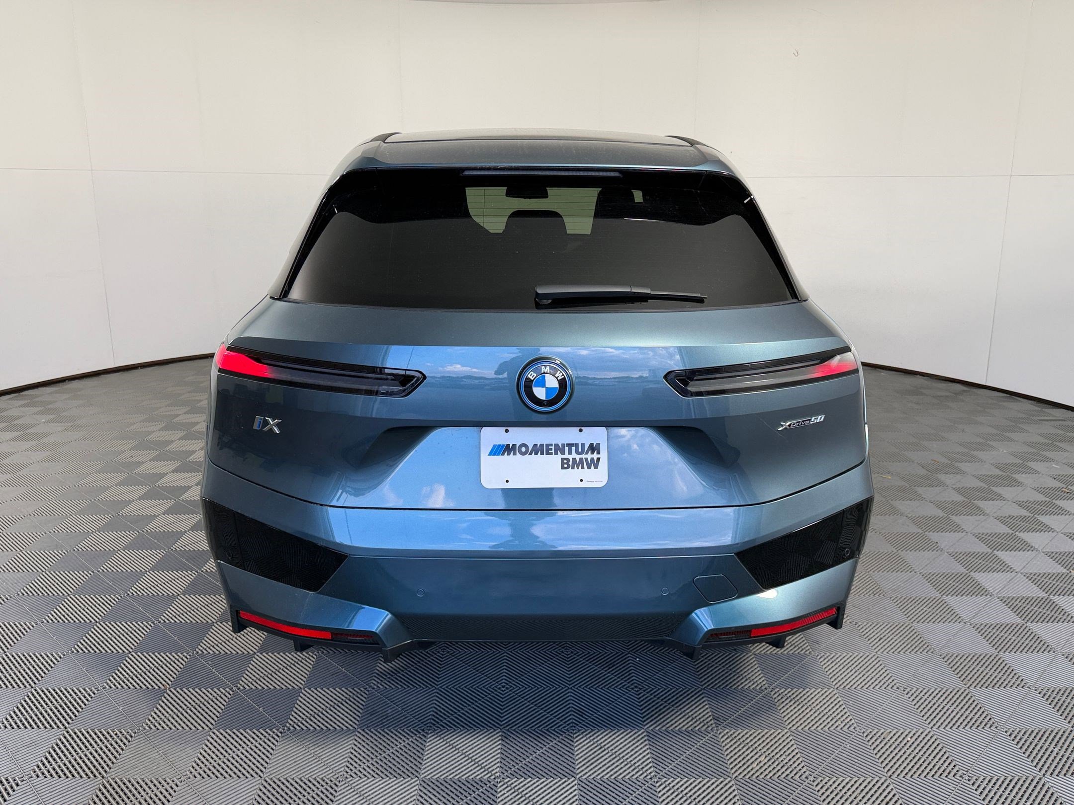 Certified 2023 BMW iX xDrive50 w/ Premium Package AWD/4WD image 10