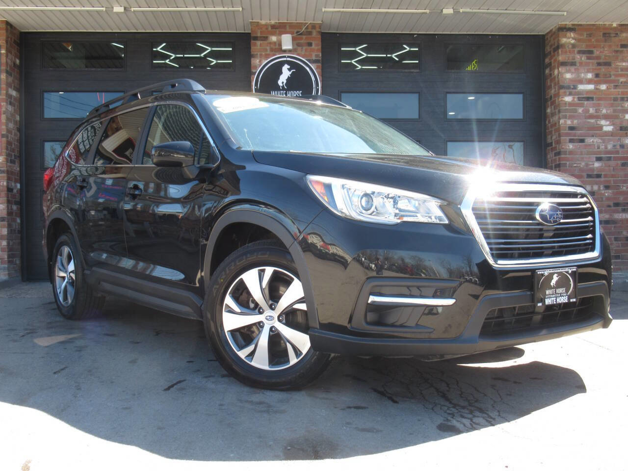 Used 2019 Subaru Ascent Premium AWD/4WD image 2