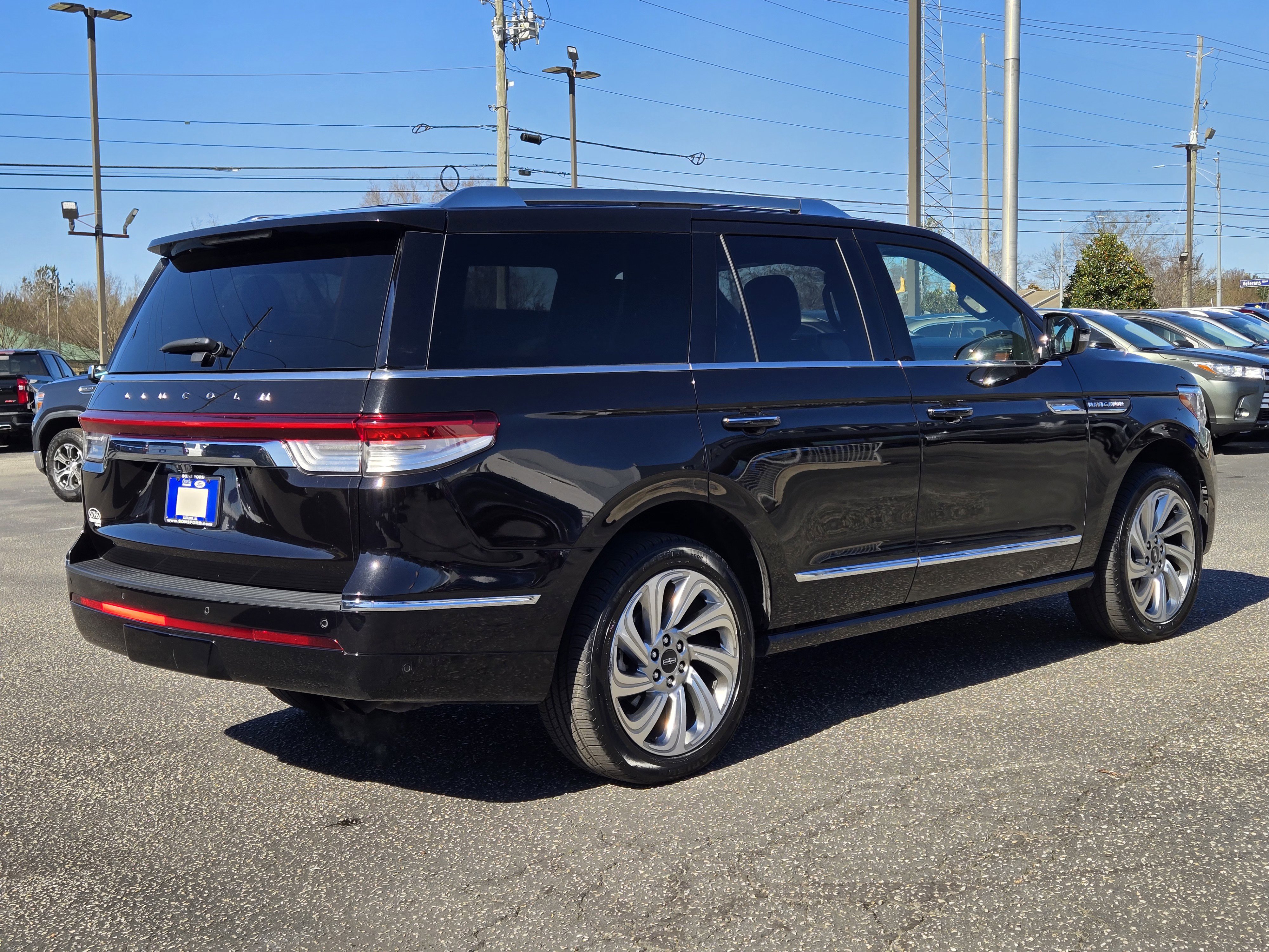 Used 2024 Lincoln Navigator Reserve image 6