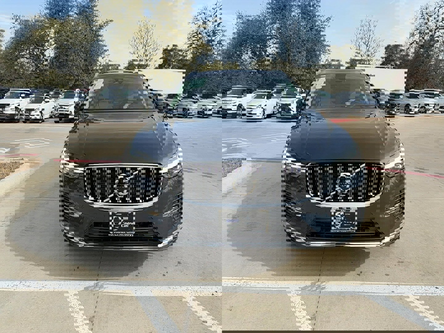 Certified 2023 Volvo XC60 B5 Plus w/ Climate Package image 8