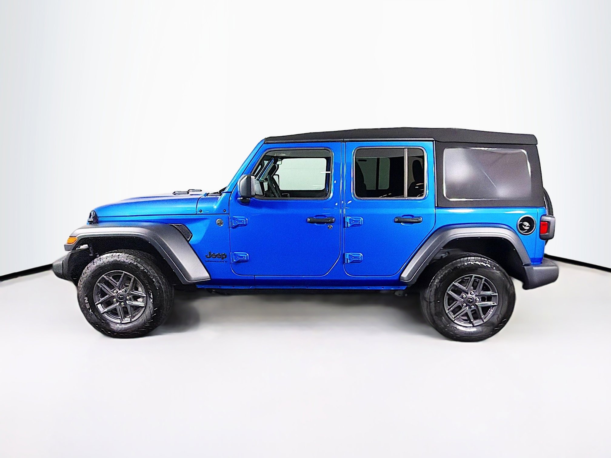 Used 2024 Jeep Wrangler Sport S image 5