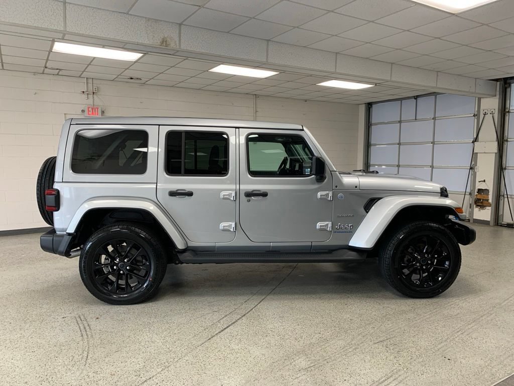 Certified 2024 Jeep Wrangler Unlimited Sahara w/ Safety Group AWD/4WD image 7
