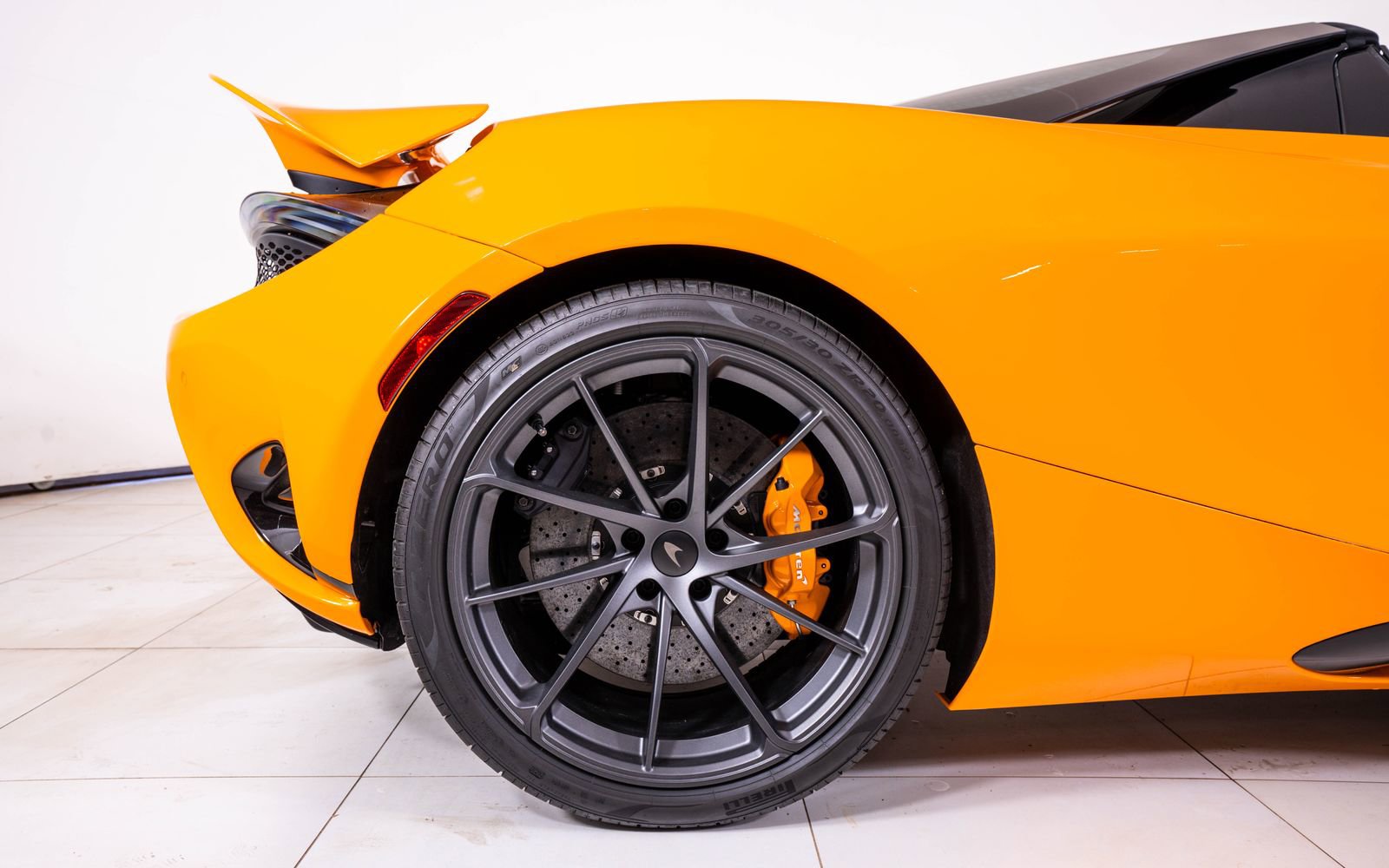 Used 2026 McLaren 750S Spider RWD image 18