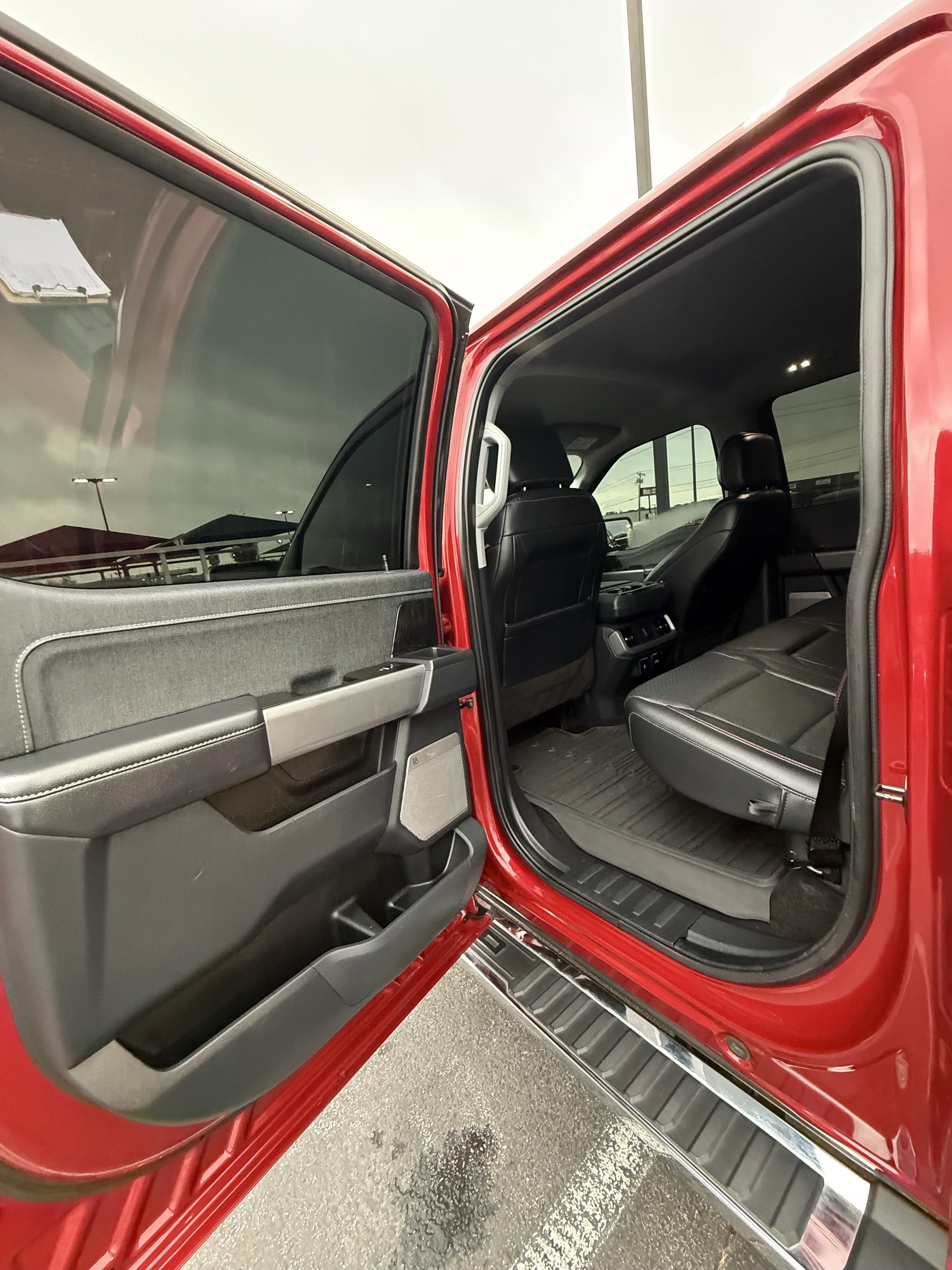 Used 2021 Ford F150 Lariat image 10