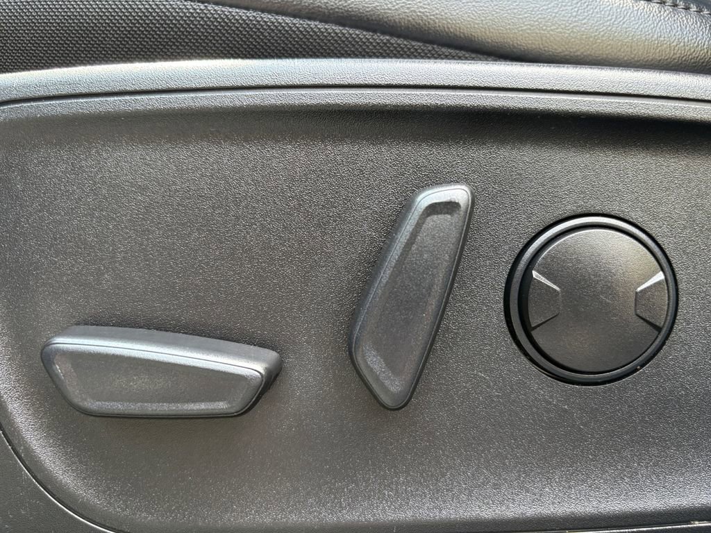 Used 2023 Ford Escape ST-Line FWD image 11