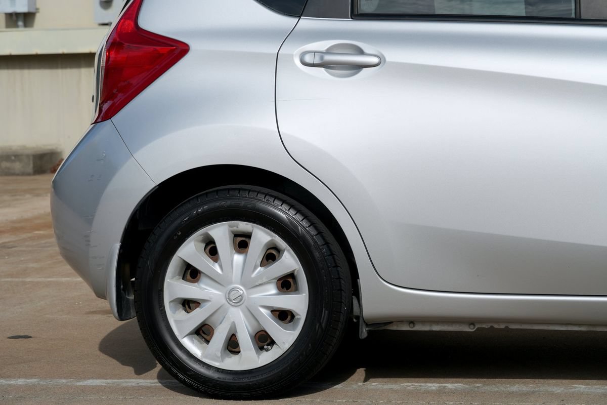 Used 2015 Nissan Versa Note SV FWD image 27