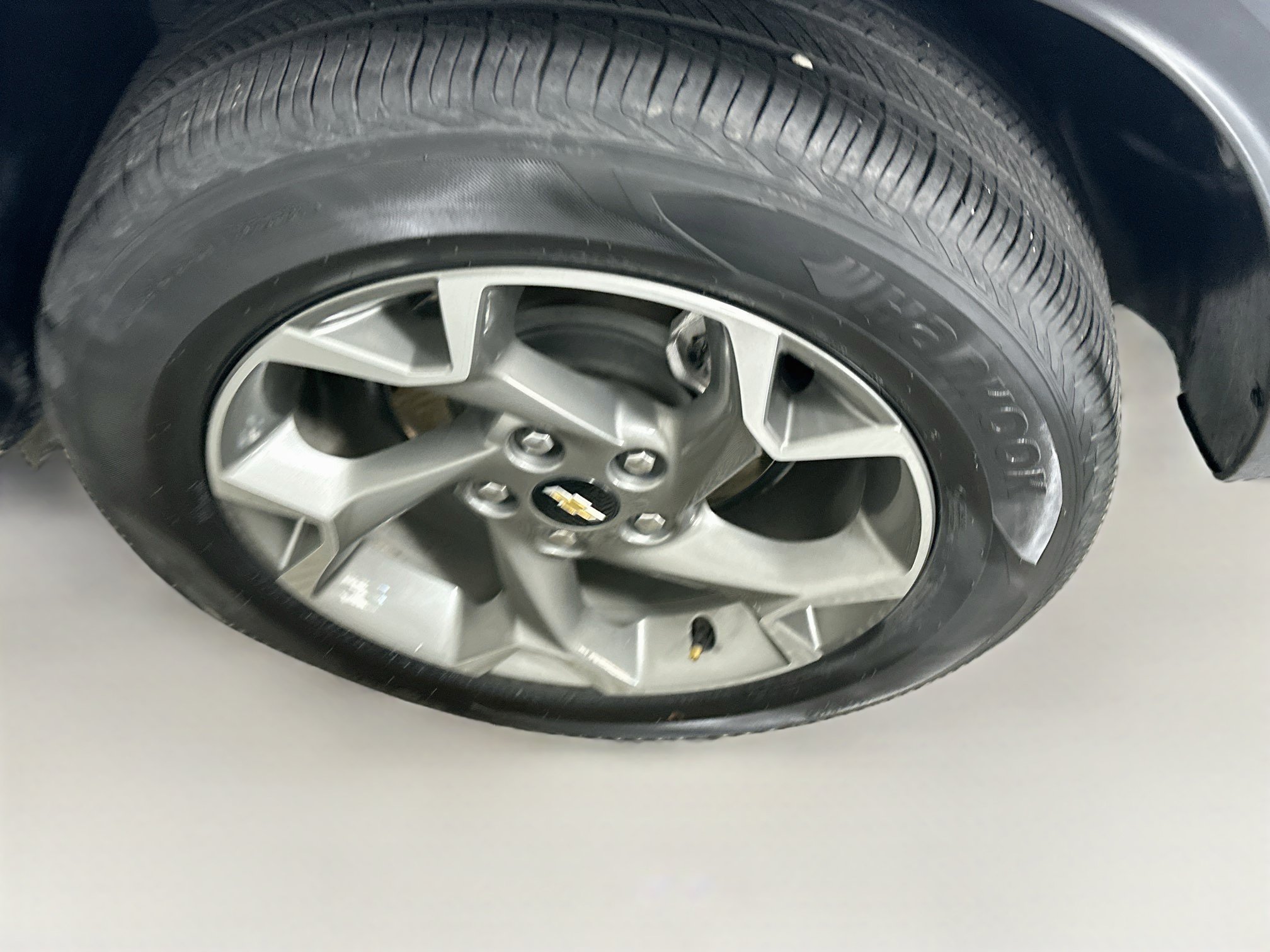 Used 2025 Chevrolet Trax LT FWD image 11