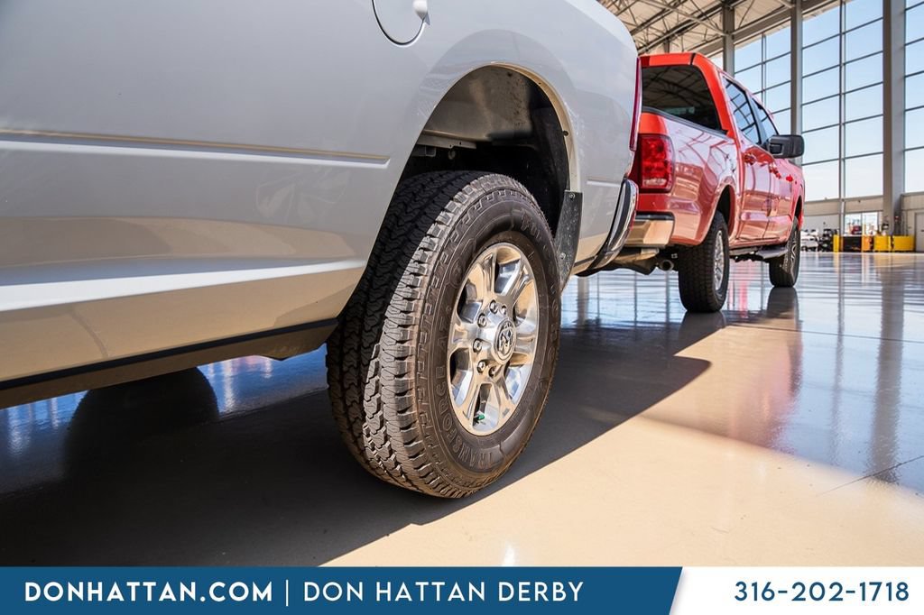 Used 2024 RAM 3500 Big Horn AWD/4WD image 43