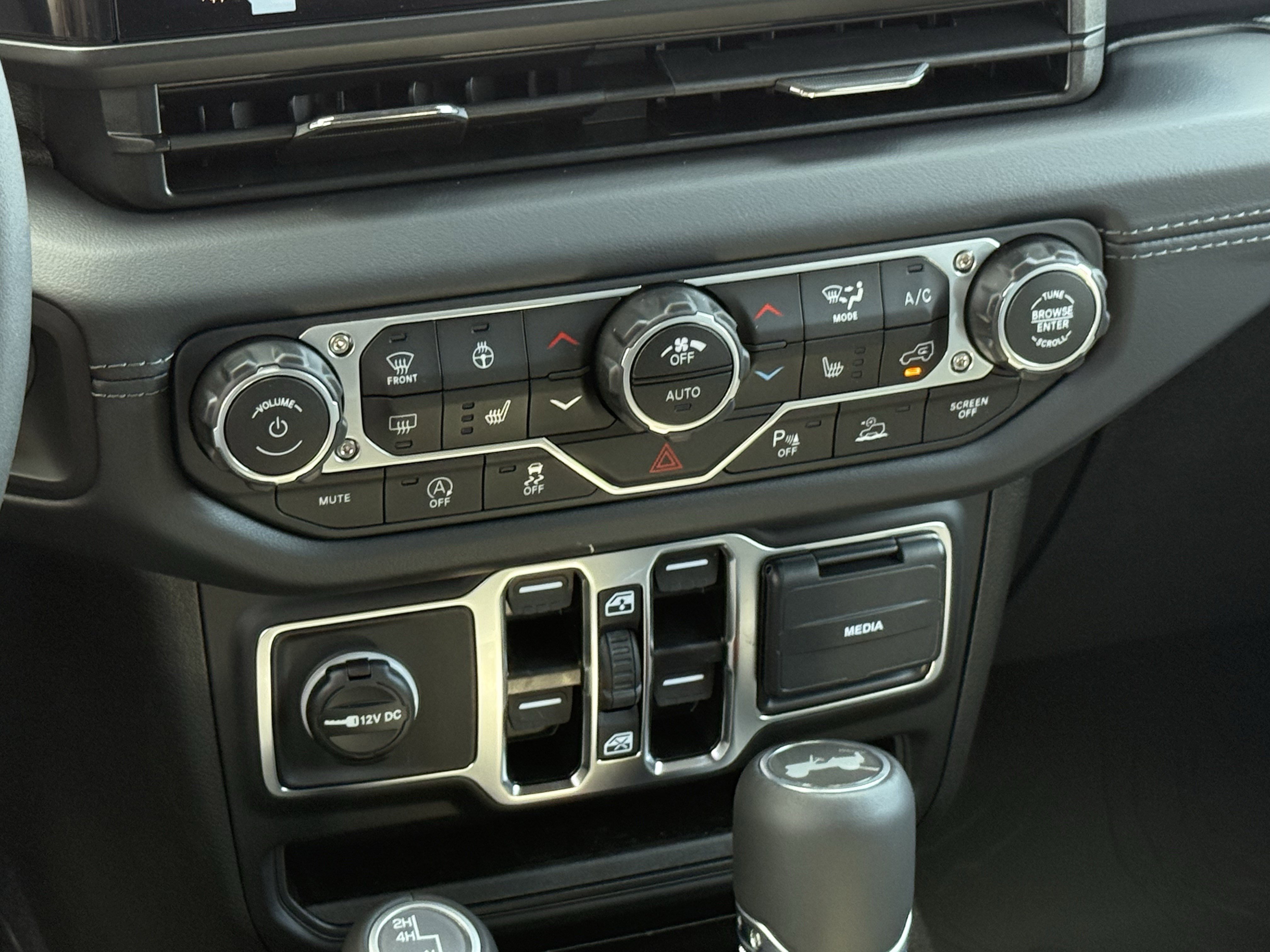 New 2025 Jeep Wrangler Sahara image 14