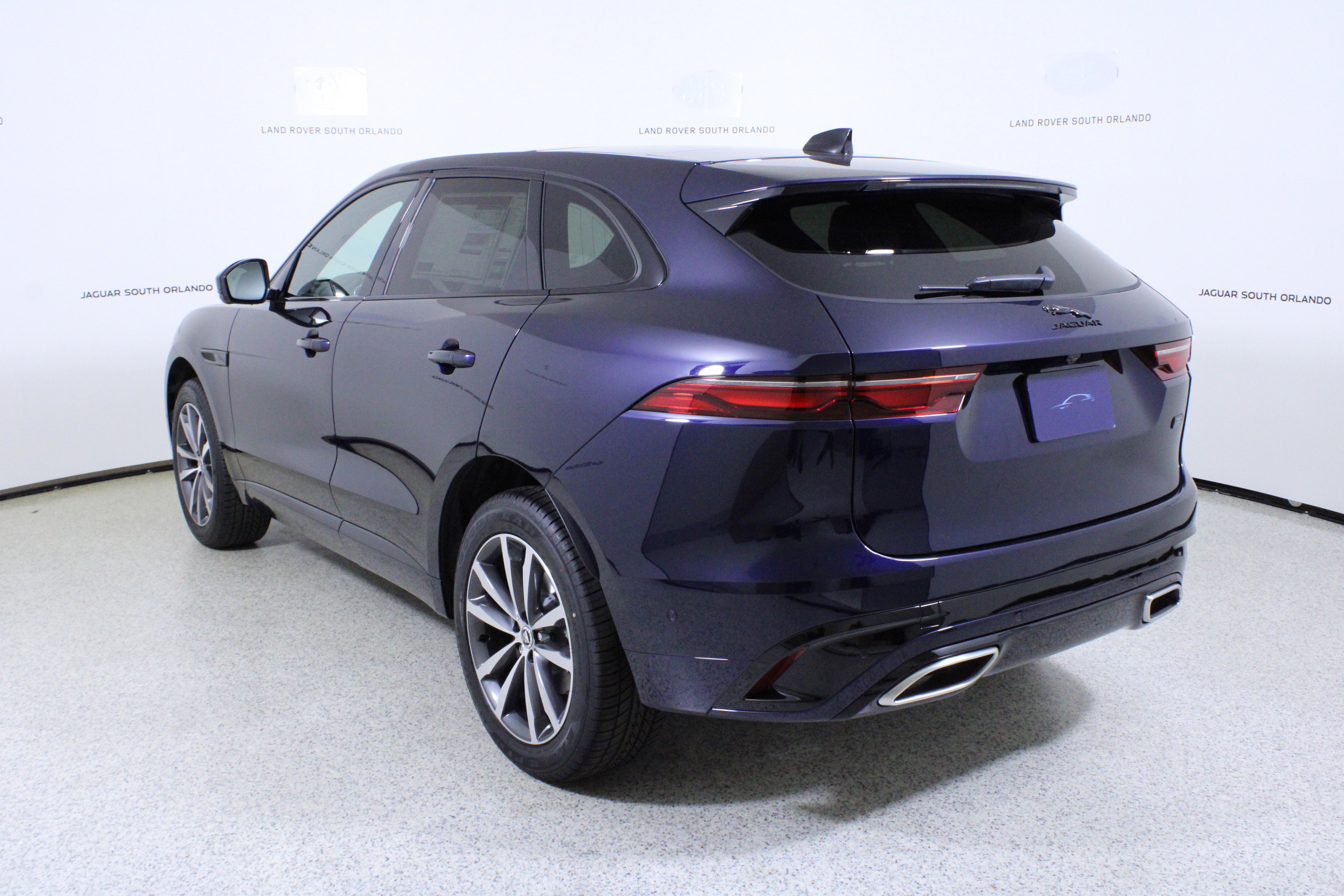 New 2026 Jaguar F-PACE R-Dynamic S image 5