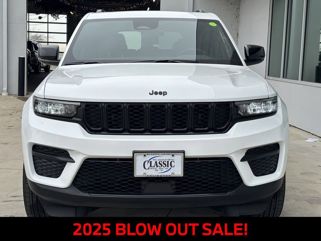 New 2025 Jeep Grand Cherokee Laredo image 6