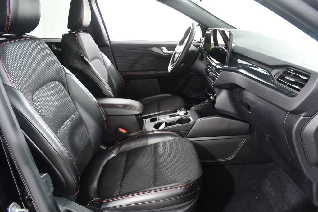 Used 2024 Ford Escape ST-Line w/ Tech Pack #1 AWD/4WD image 10