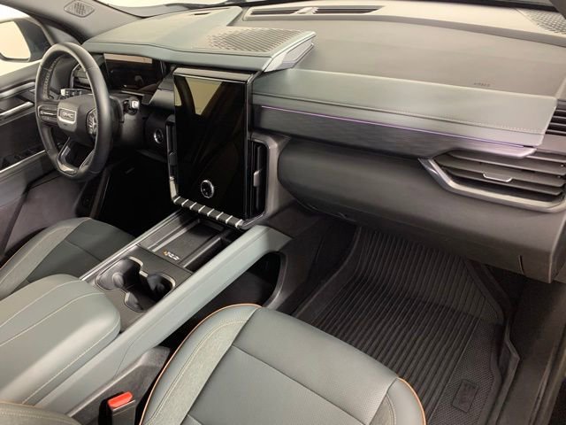 Used 2025 GMC Acadia AT4 image 23