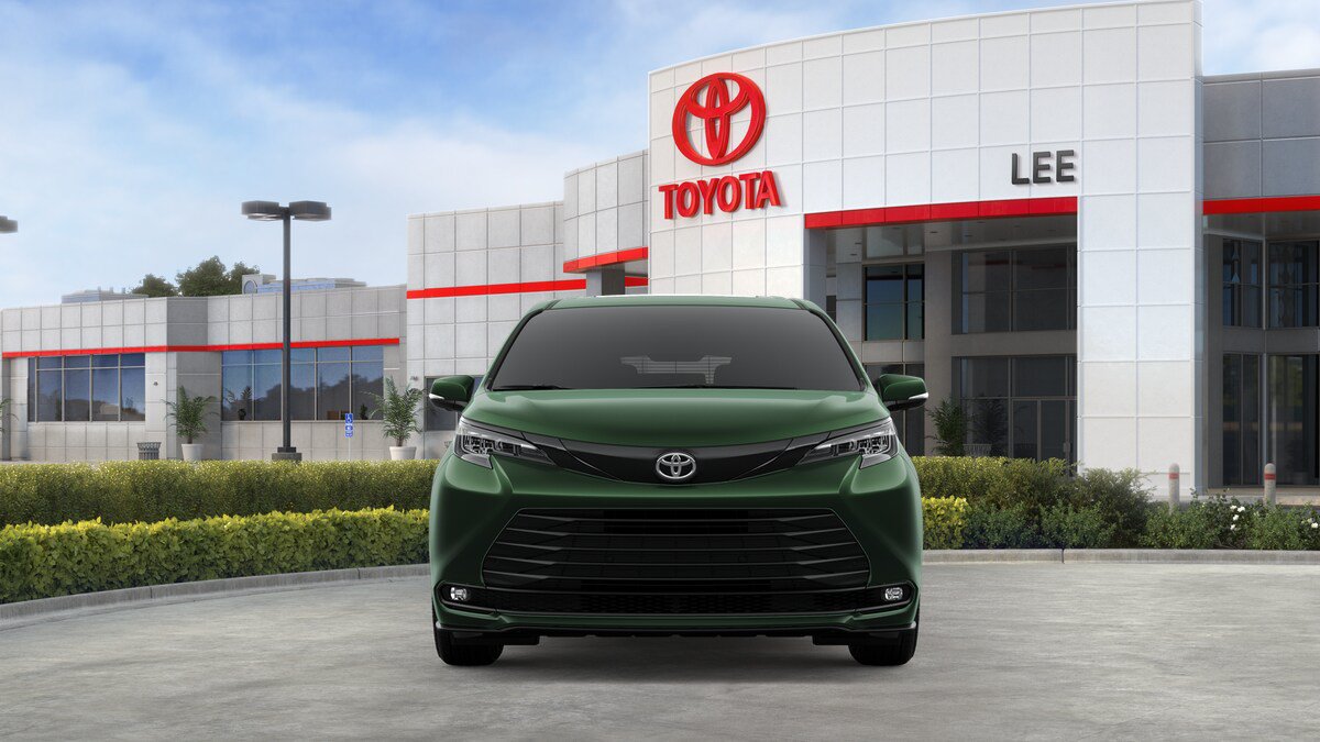 New 2026 Toyota Sienna XLE Woodland Edition AWD/4WD image 17