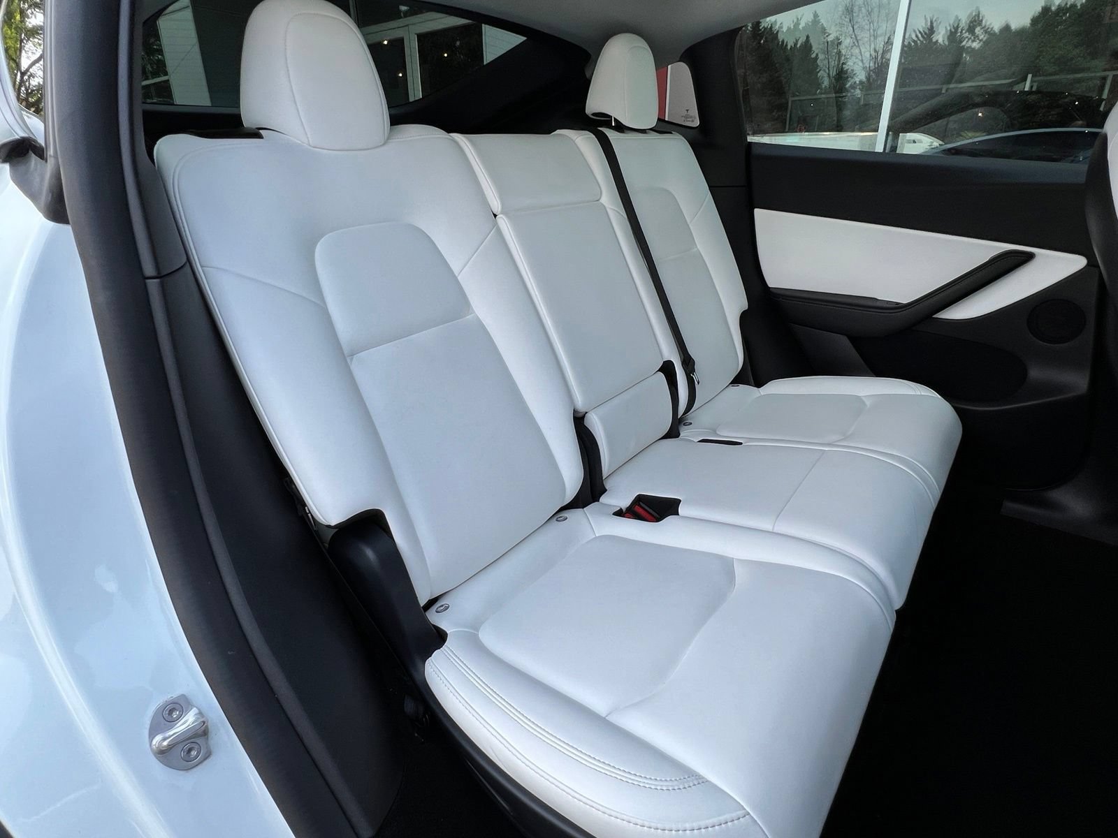 Used 2022 Tesla Model Y Long Range AWD/4WD image 17
