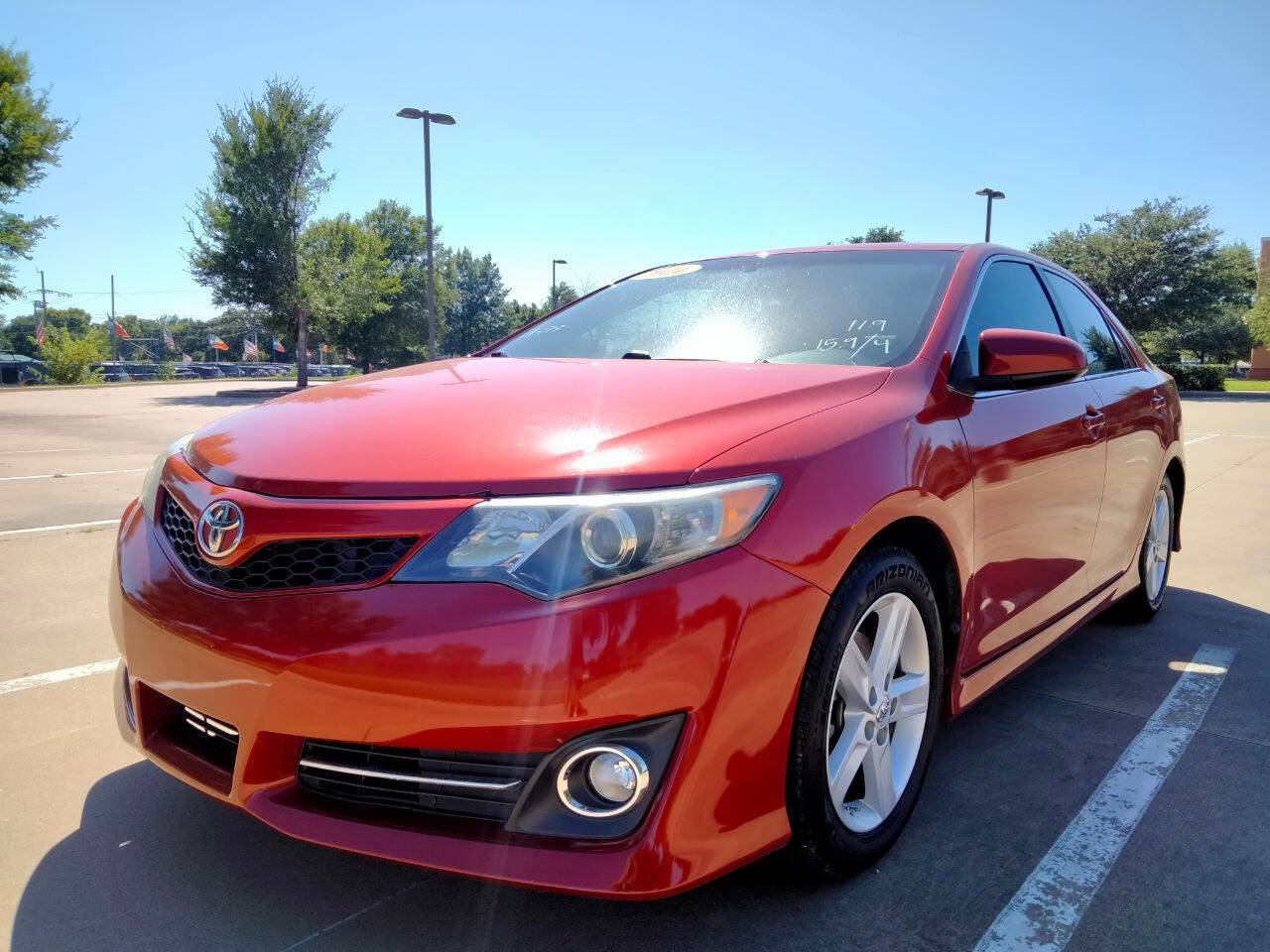 Used 2014 Toyota Camry SE
