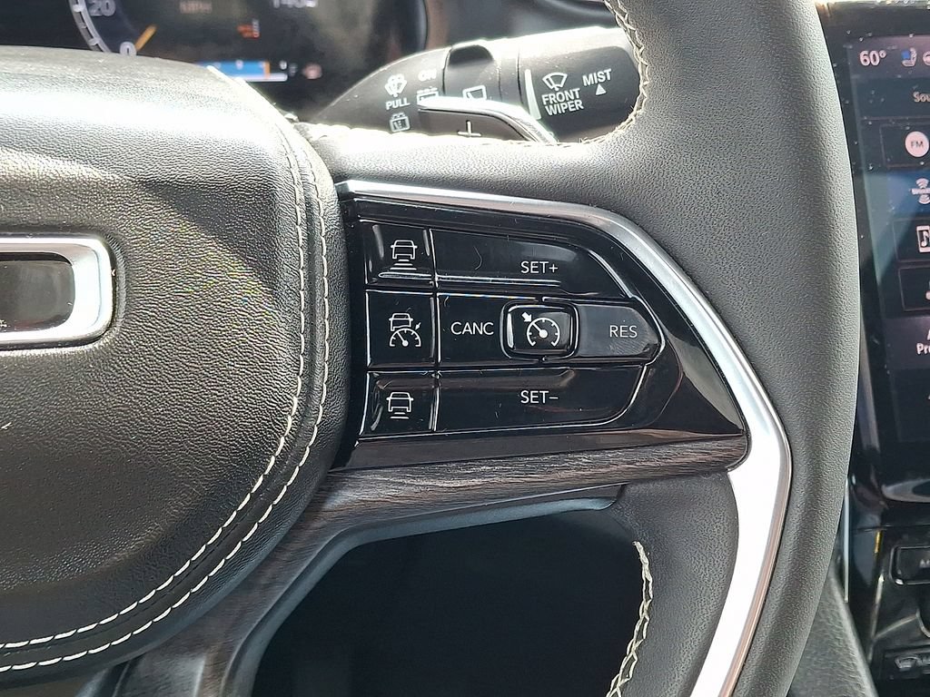 Used 2023 Jeep Grand Cherokee L Overland AWD/4WD image 22