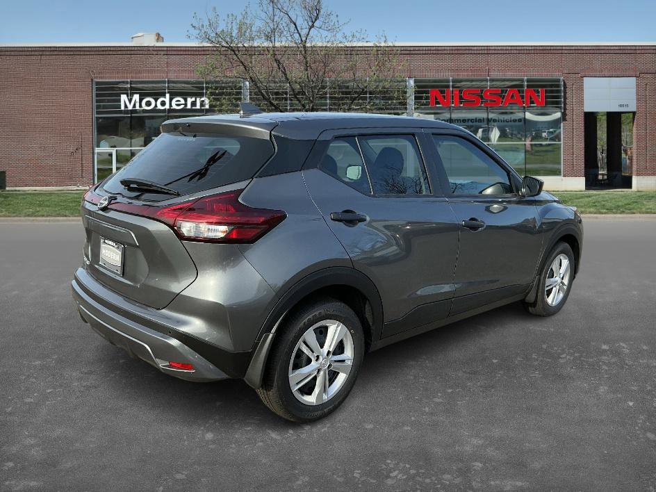 New 2025 Nissan Kicks S image 4