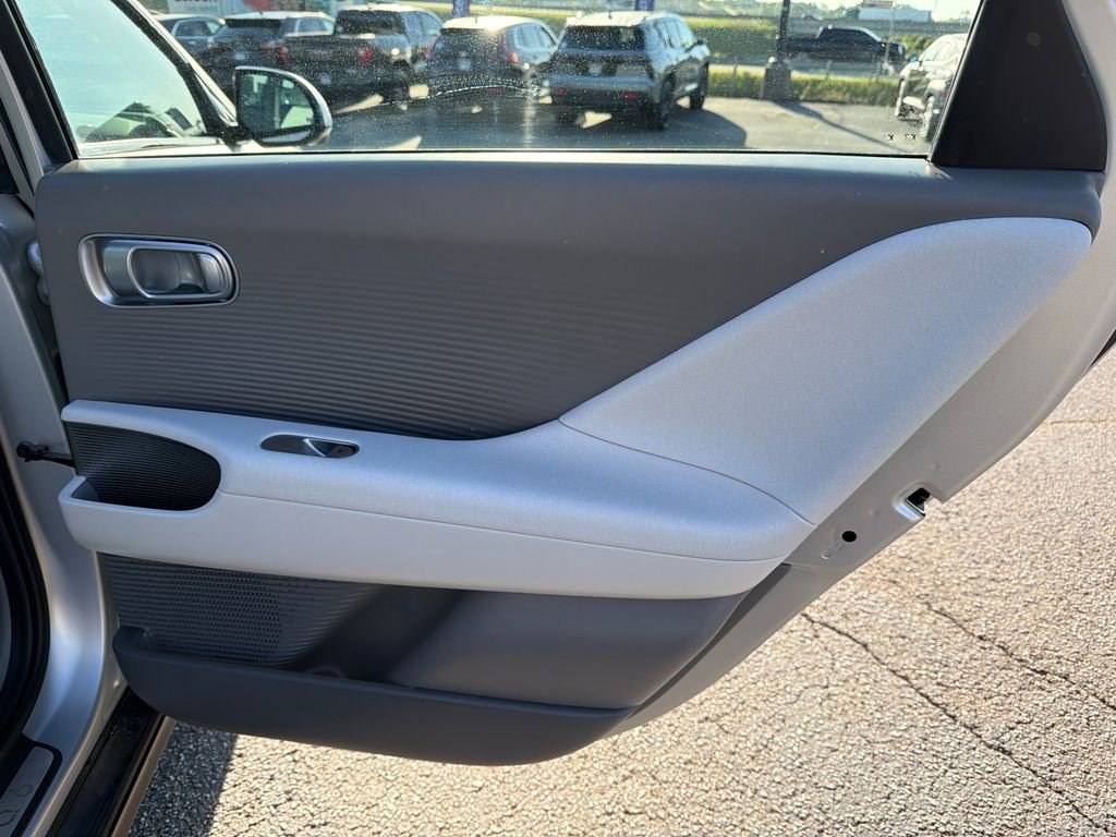 Used 2025 Hyundai Ioniq 6 Limited image 16
