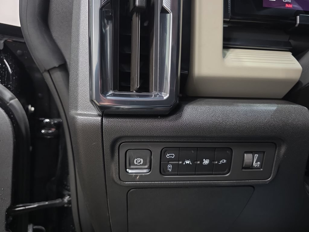 New 2026 GMC Hummer EV SUV w/ LPO, Dark Essentials Package AWD/4WD image 28