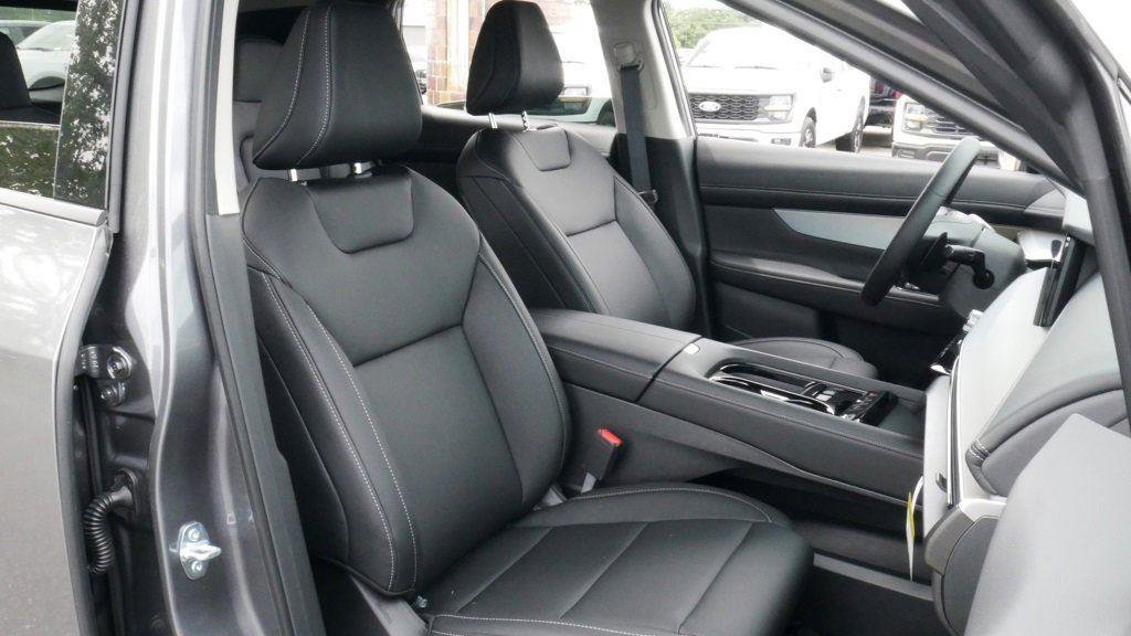 New 2025 Nissan Murano SL image 15