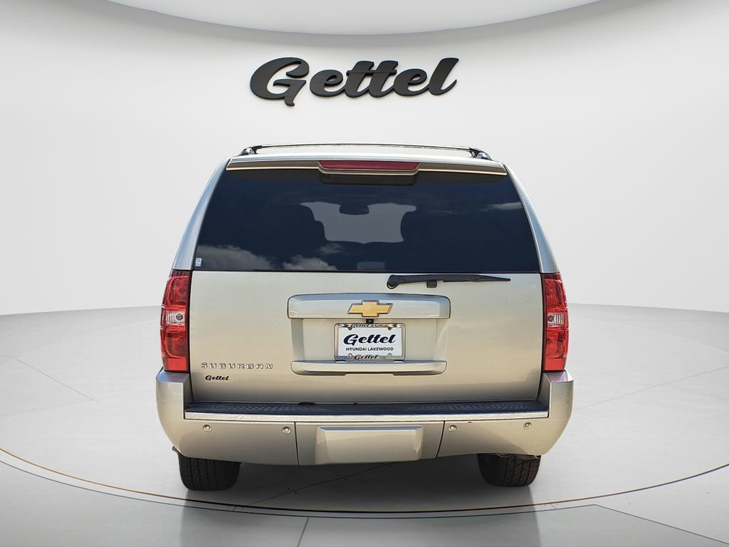 Used 2013 Chevrolet Suburban LTZ image 11