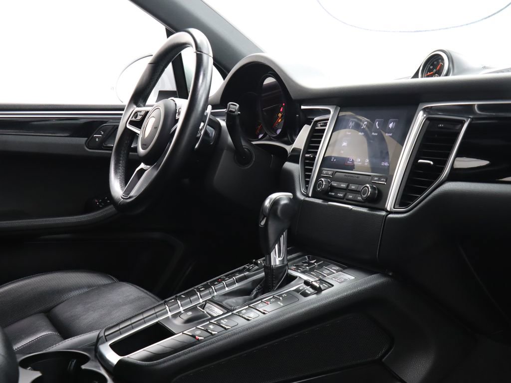 Used 2017 Porsche Macan S image 29