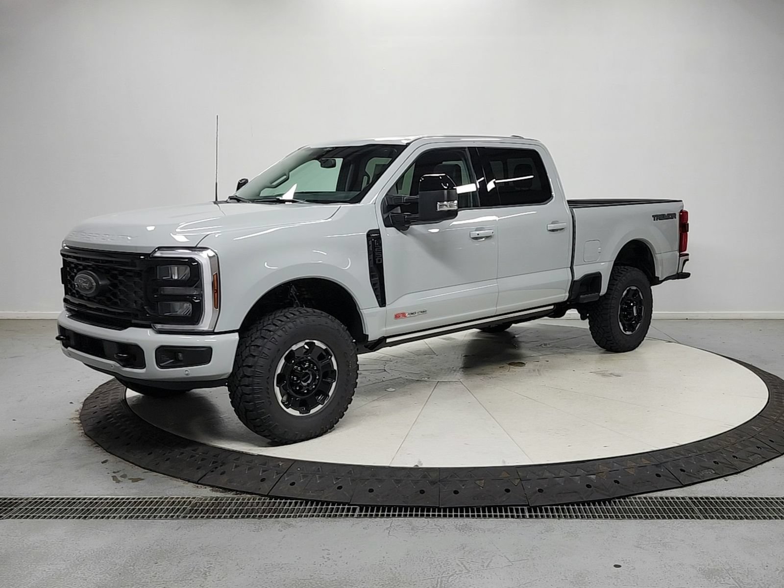 New 2026 Ford F250 Lariat w/ Tremor Off-Road Package AWD/4WD image 6