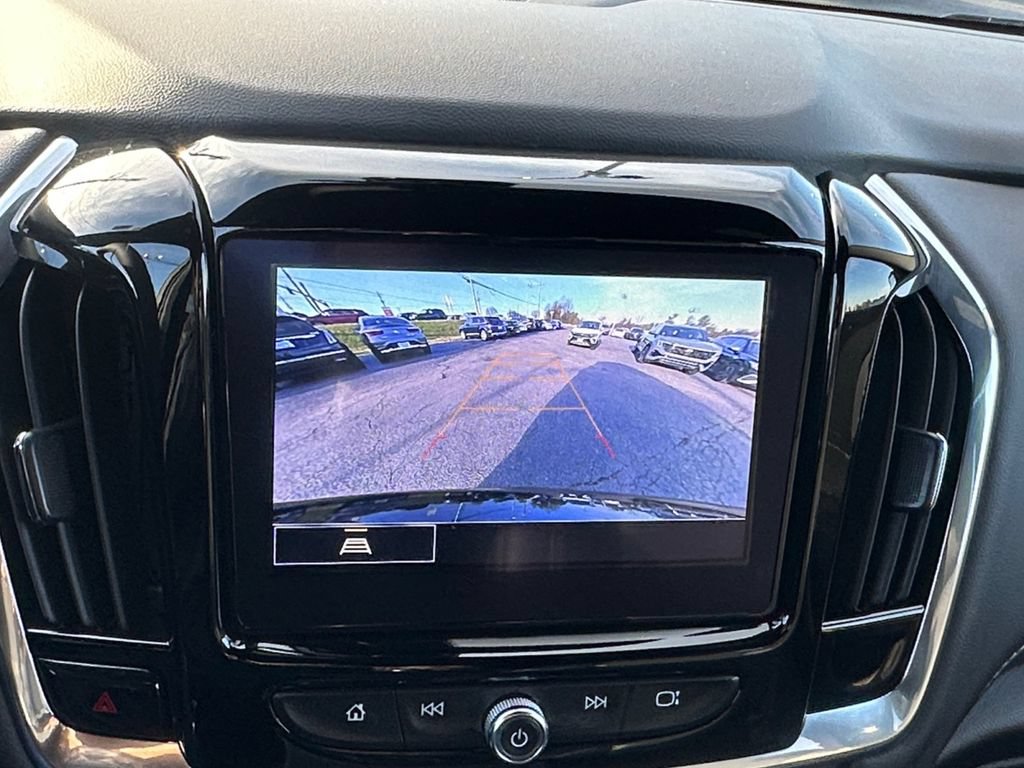 Used 2023 Chevrolet Traverse LT w/ LPO, Cargo Package AWD/4WD image 16