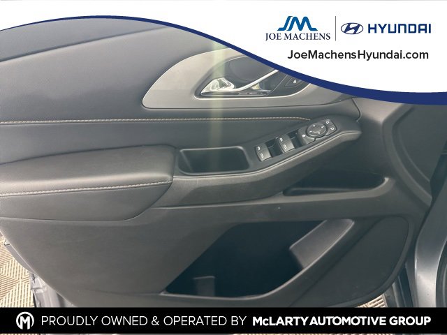 Used 2020 Chevrolet Traverse LS image 19