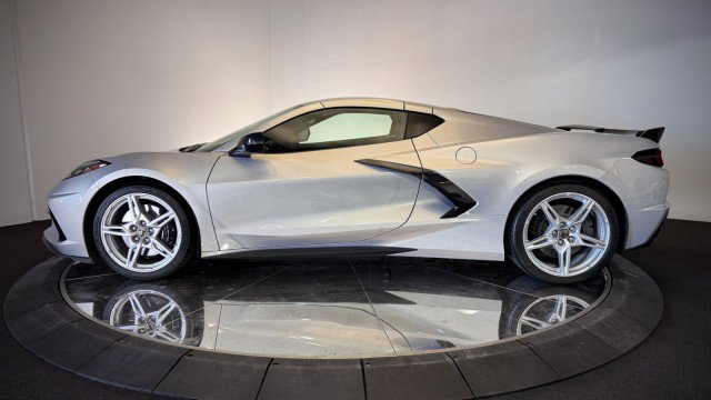 Used 2023 Chevrolet Corvette Stingray Premium Cpe w/ Z51 Performance Package image 22