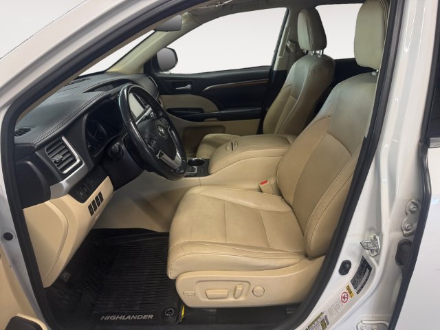 Used 2018 Toyota Highlander Limited AWD/4WD image 7