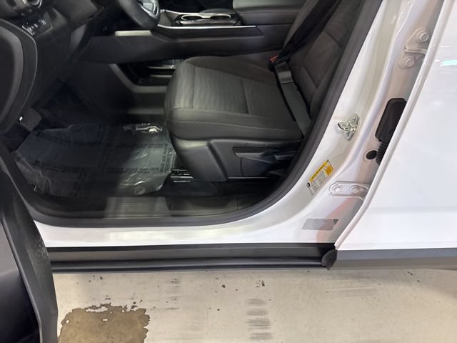 Used 2025 Chevrolet Equinox LT FWD image 25