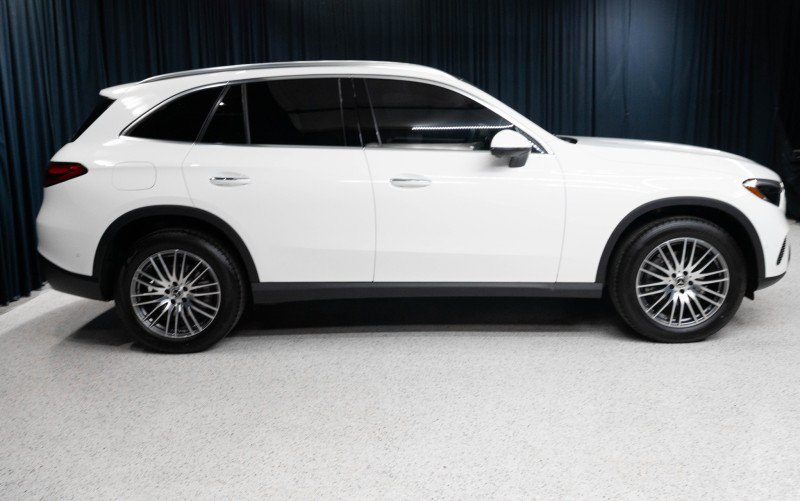 New 2027 Mercedes-Benz GLC 300 image 4