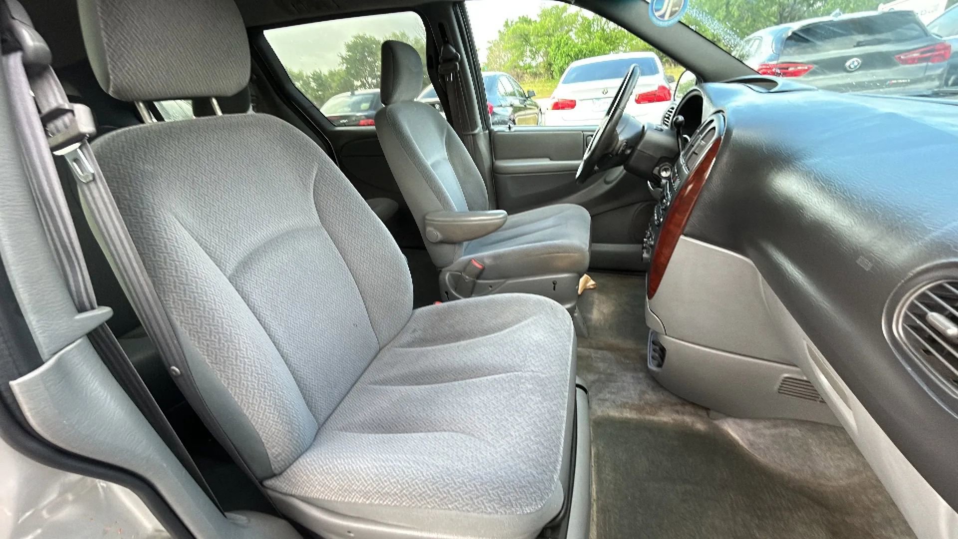 Used 2004 Chrysler Town & Country Touring FWD image 35