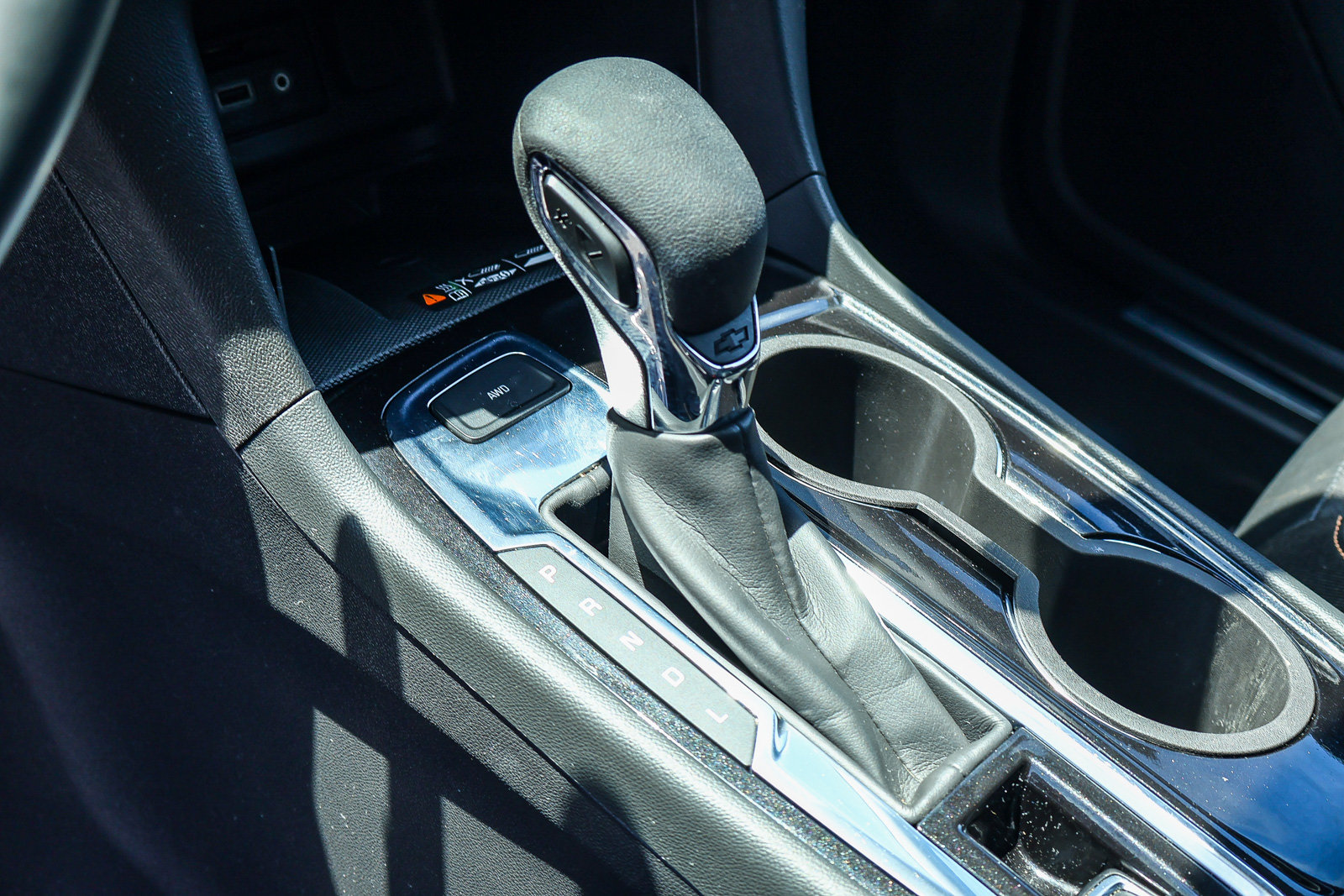 Used 2023 Chevrolet Equinox Premier AWD/4WD image 9