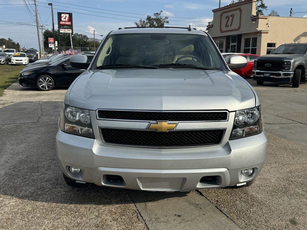 Used 2012 Chevrolet Suburban LT w/ Luxury Package AWD/4WD image 2