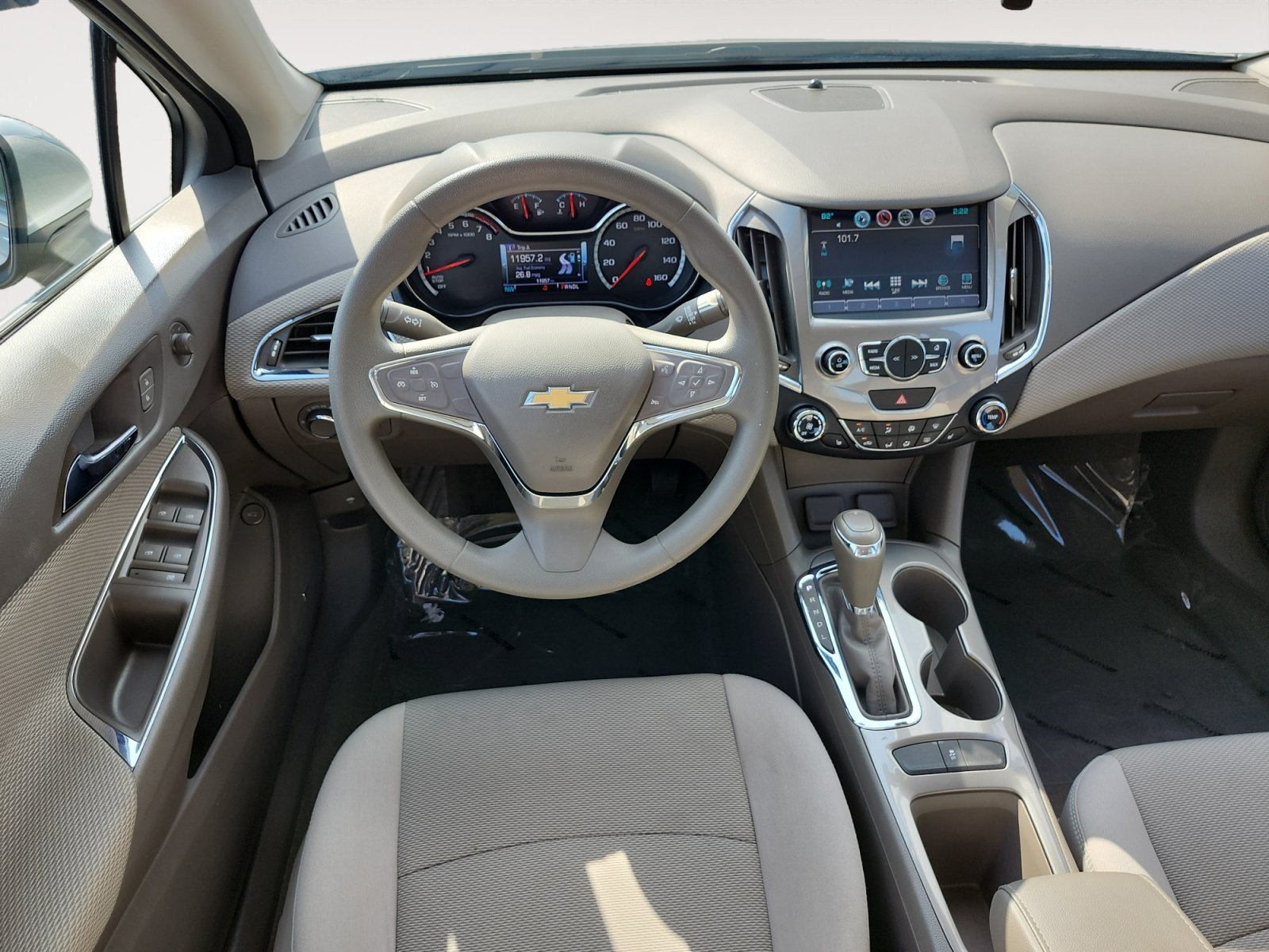 Used 2017 Chevrolet Cruze LT w/ Sun And Sound Package FWD image 10