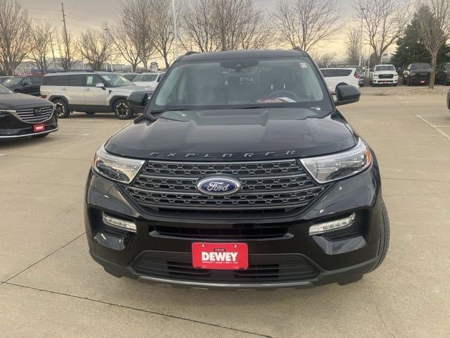 Used 2023 Ford Explorer XLT w/ Equipment Group 202A image 2